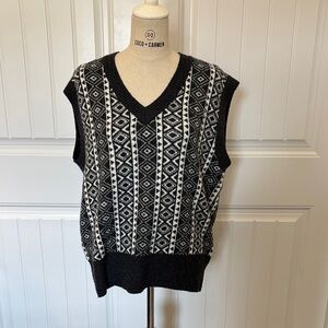 Nicole Miller Black and White V-Neck Sweater Vest